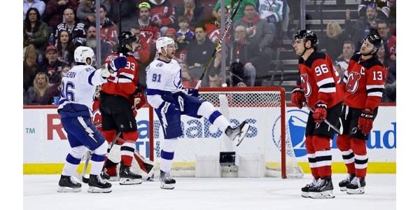 New Jersey Devils taber back-to-back kampe til Tampa Bay Lightning